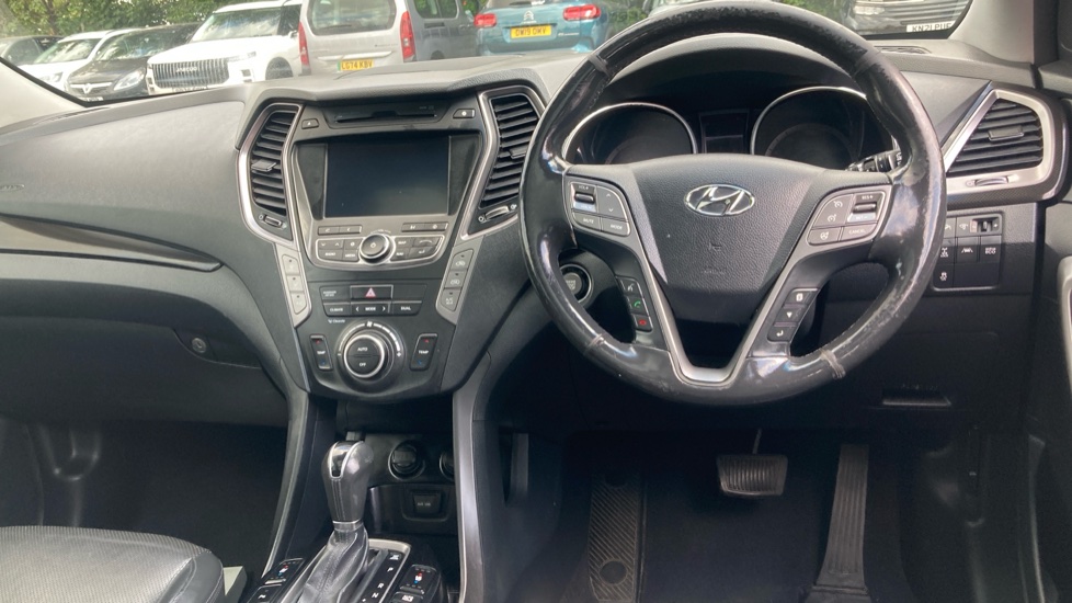 Hyundai SANTA FE 2.2 CRDi Premium SE 5dr Auto [7 Seats] Diesel Estate - Image 10