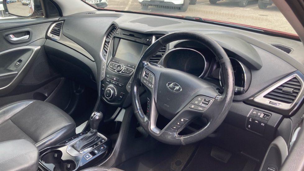 Hyundai SANTA FE 2.2 CRDi Premium SE 5dr Auto [7 Seats] Diesel Estate - Image 11