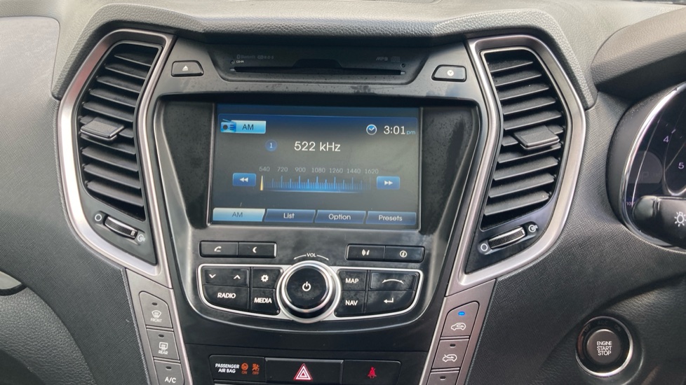 Hyundai SANTA FE 2.2 CRDi Premium SE 5dr Auto [7 Seats] Diesel Estate - Image 12