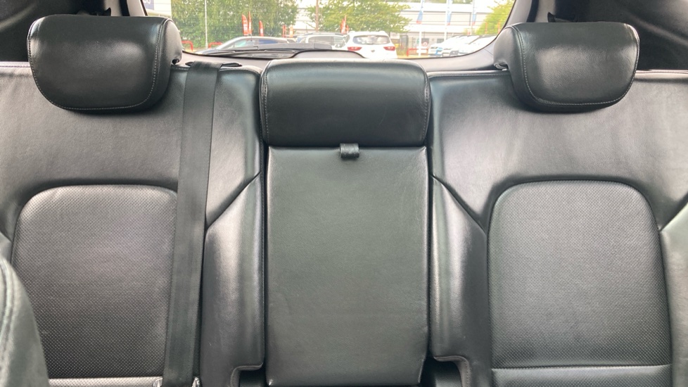 Hyundai SANTA FE 2.2 CRDi Premium SE 5dr Auto [7 Seats] Diesel Estate - Image 15