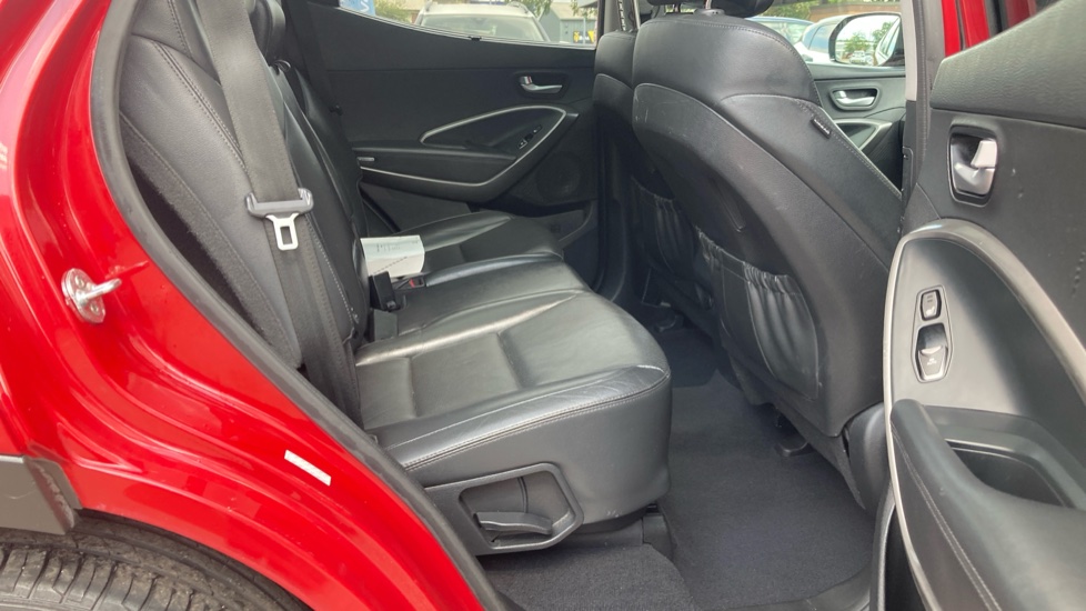 Hyundai SANTA FE 2.2 CRDi Premium SE 5dr Auto [7 Seats] Diesel Estate - Image 16