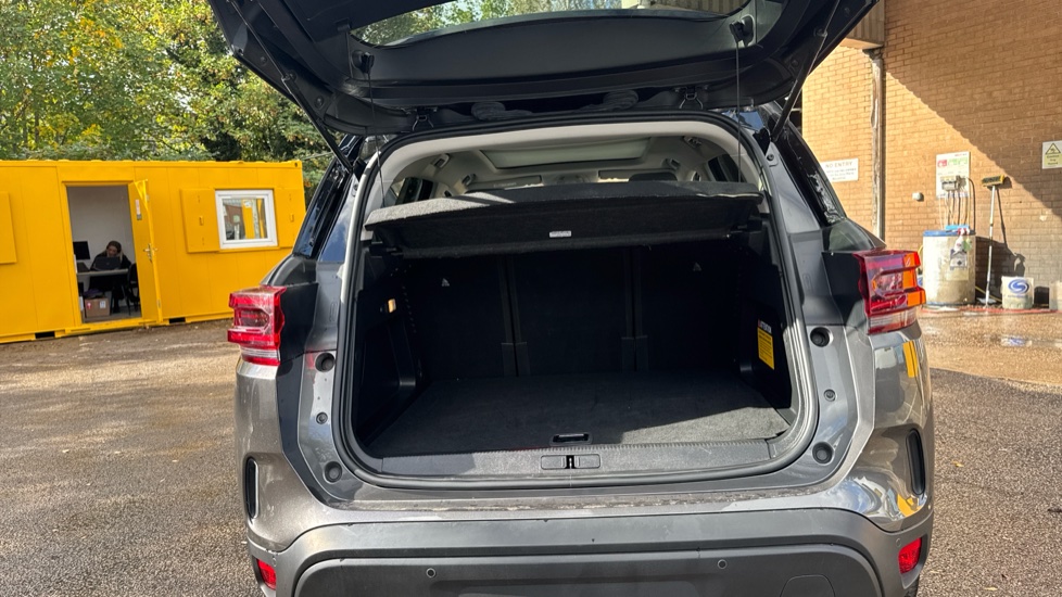 Citroen C5 Aircross 1.6 Plug-in Hybrid E-series 5dr e-EAT8 Hatchback - Image 4
