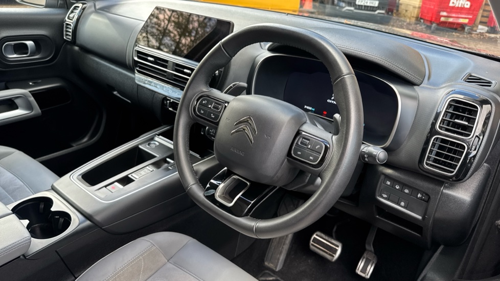 Citroen C5 Aircross 1.6 Plug-in Hybrid E-series 5dr e-EAT8 Hatchback - Image 11