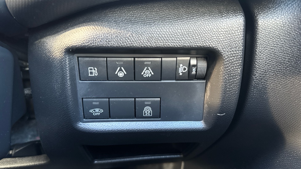 Citroen C5 Aircross 1.6 Plug-in Hybrid E-series 5dr e-EAT8 Hatchback - Image 28