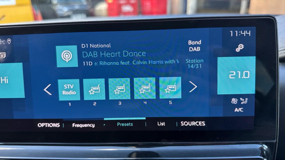 Citroen C5 Aircross 1.6 Plug-in Hybrid E-series 5dr e-EAT8 Hatchback - Image 34