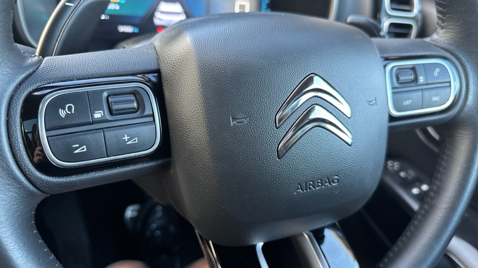 Citroen C5 Aircross 1.6 Plug-in Hybrid E-series 5dr e-EAT8 Hatchback - Image 37