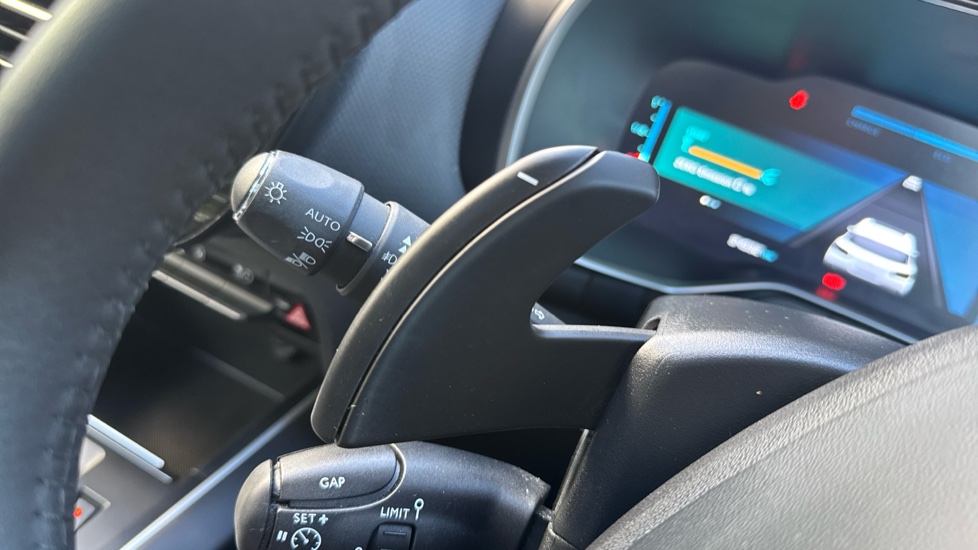 Citroen C5 Aircross 1.6 Plug-in Hybrid E-series 5dr e-EAT8 Hatchback - Image 38