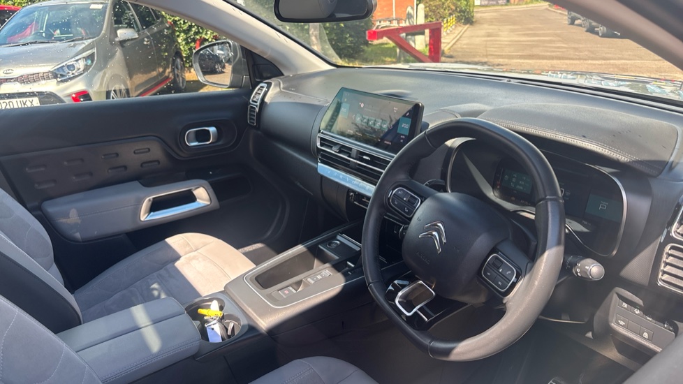 Citroen C5 Aircross 1.6 Plug-in Hybrid E-series 5dr e-EAT8 Hatchback - Image 11