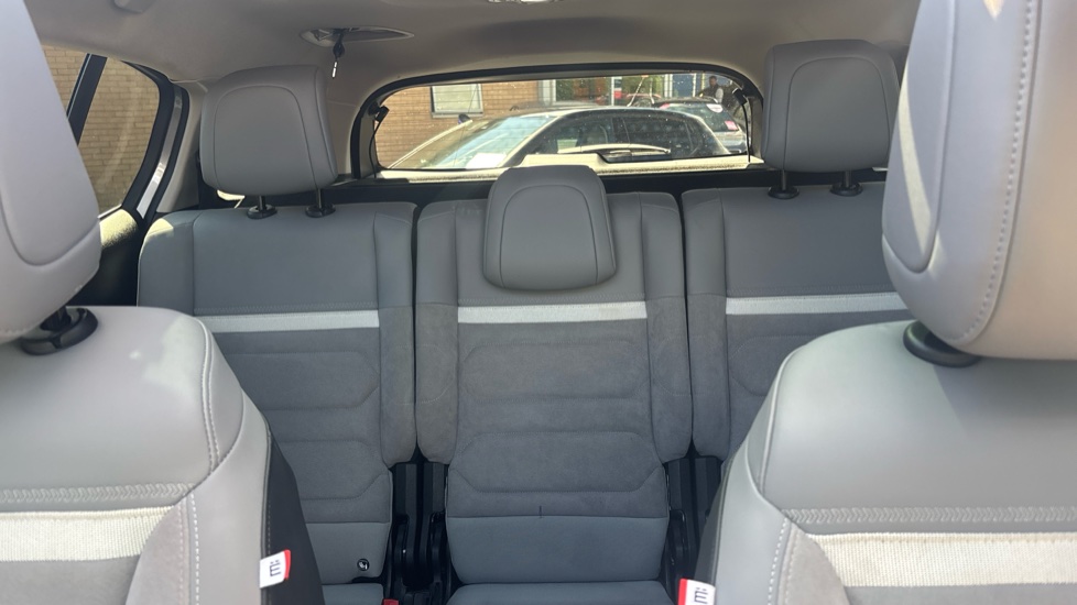 Citroen C5 Aircross 1.6 Plug-in Hybrid E-series 5dr e-EAT8 Hatchback - Image 15
