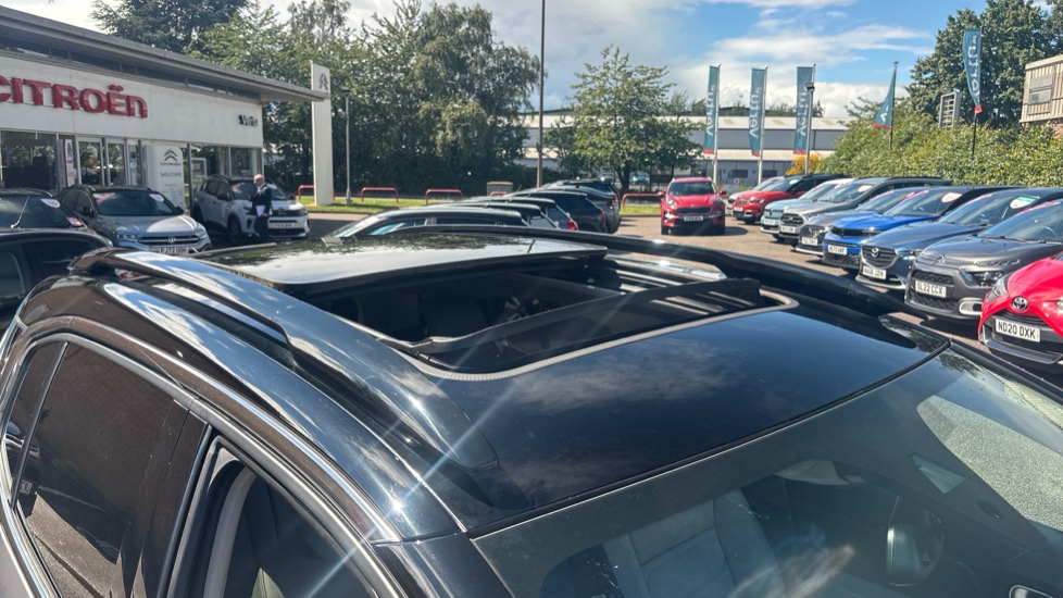 Citroen C5 Aircross 1.6 Plug-in Hybrid E-series 5dr e-EAT8 Hatchback - Image 19