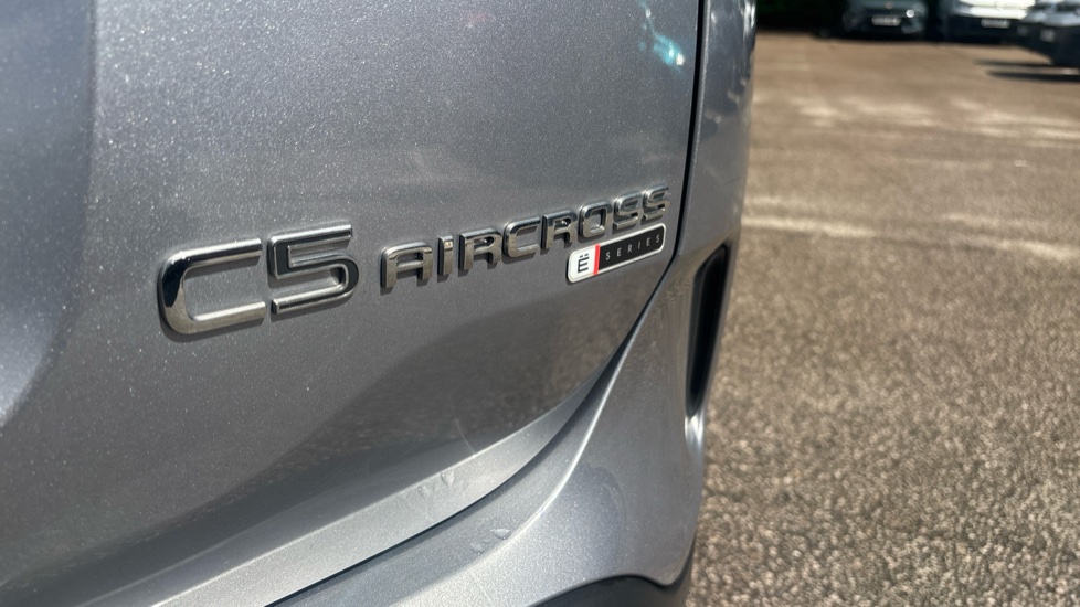 Citroen C5 Aircross 1.6 Plug-in Hybrid E-series 5dr e-EAT8 Hatchback - Image 24