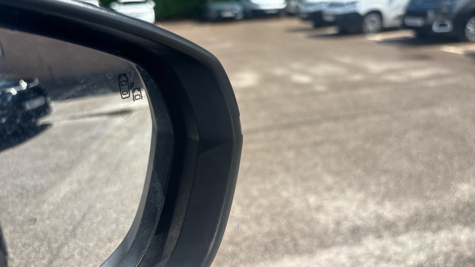 Citroen C5 Aircross 1.6 Plug-in Hybrid E-series 5dr e-EAT8 Hatchback - Image 26
