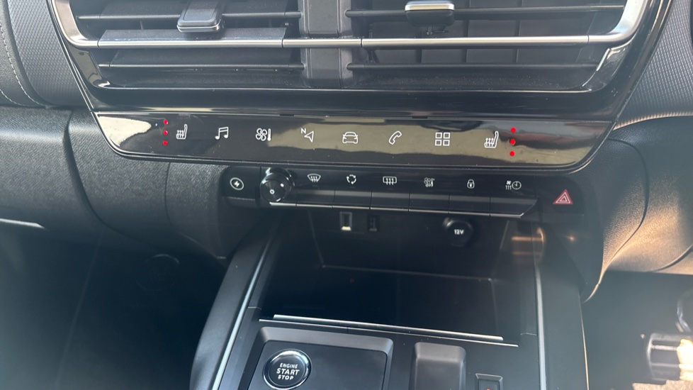 Citroen C5 Aircross 1.6 Plug-in Hybrid E-series 5dr e-EAT8 Hatchback - Image 27