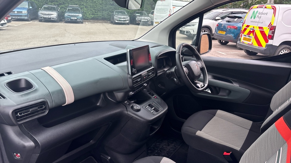 Citroen Berlingo 100kW Flair XTR M 50kWh 5dr Auto Electric Estate - Image 9