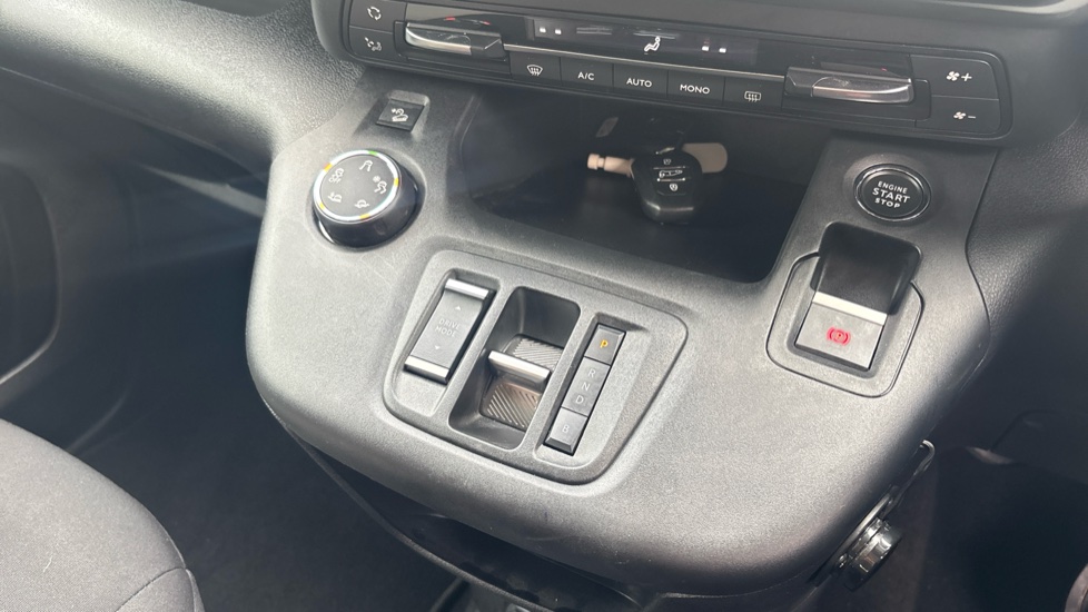 Citroen Berlingo 100kW Flair XTR M 50kWh 5dr Auto Electric Estate - Image 13