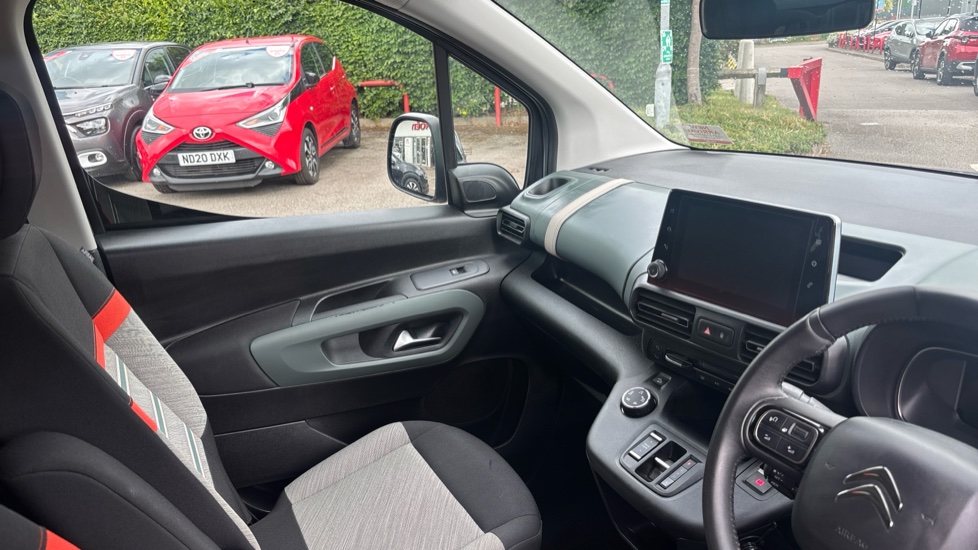 Citroen Berlingo 100kW Flair XTR M 50kWh 5dr Auto Electric Estate - Image 14