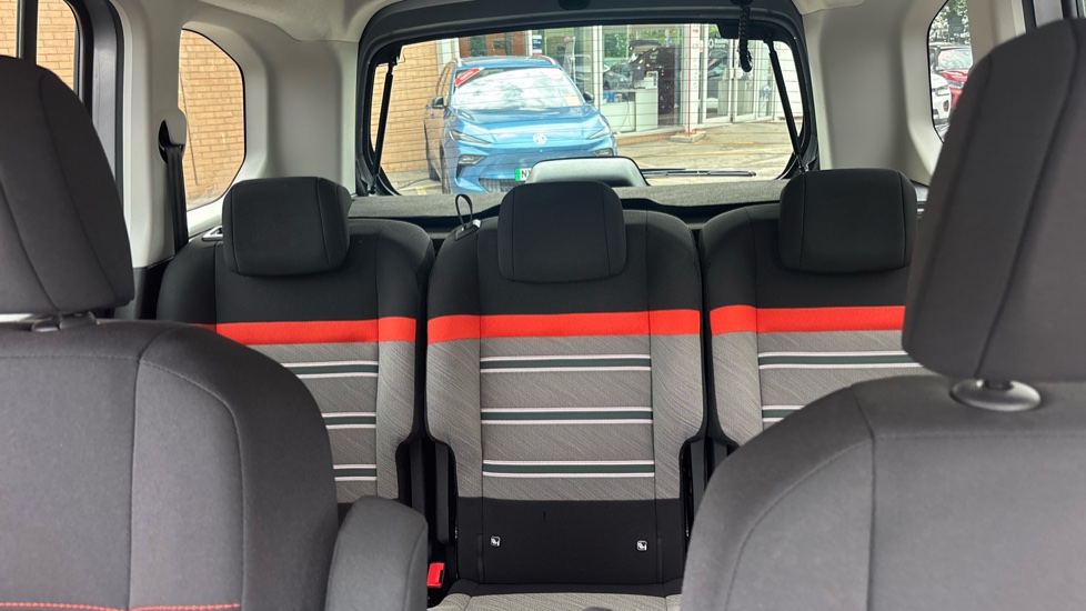 Citroen Berlingo 100kW Flair XTR M 50kWh 5dr Auto Electric Estate - Image 15