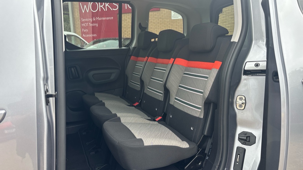 Citroen Berlingo 100kW Flair XTR M 50kWh 5dr Auto Electric Estate - Image 16