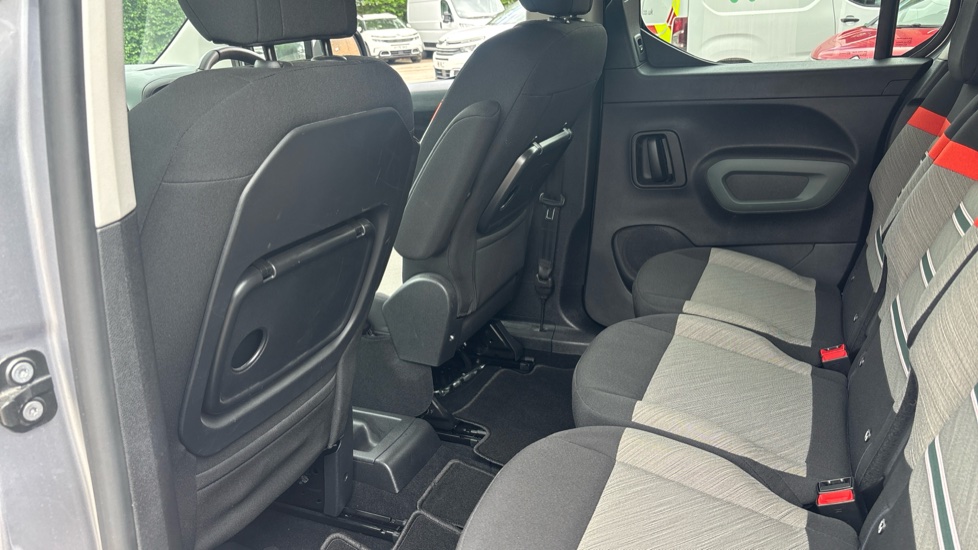 Citroen Berlingo 100kW Flair XTR M 50kWh 5dr Auto Electric Estate - Image 22