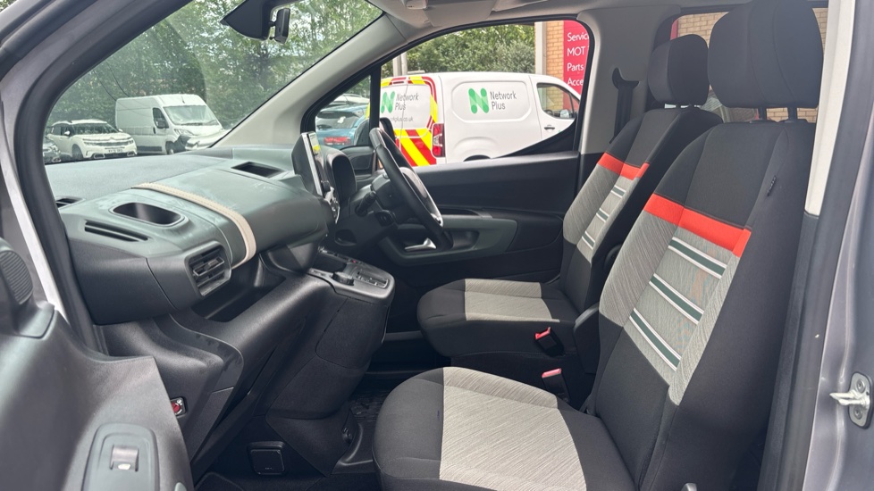 Citroen Berlingo 100kW Flair XTR M 50kWh 5dr Auto Electric Estate - Image 23