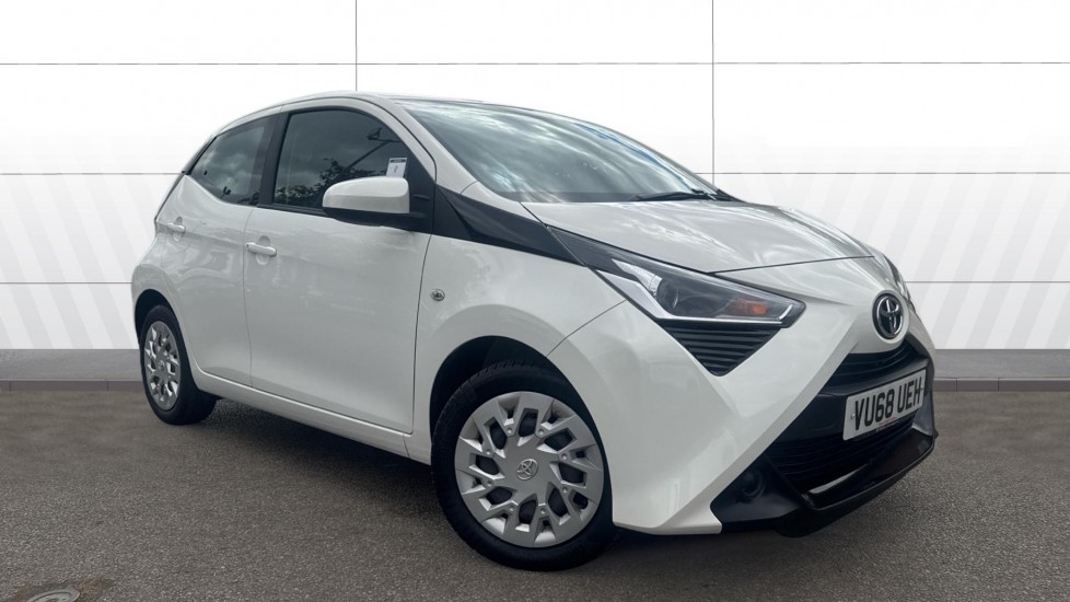 Toyota Aygo 1.0 VVT-i X-Play 5dr Petrol Hatchback - Image 1