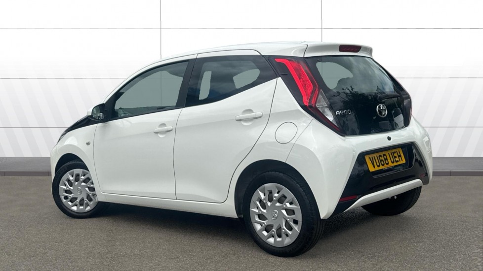 Toyota Aygo 1.0 VVT-i X-Play 5dr Petrol Hatchback - Image 2