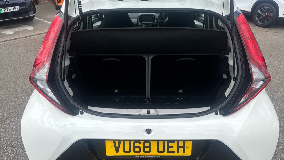 Toyota Aygo 1.0 VVT-i X-Play 5dr Petrol Hatchback - Image 4