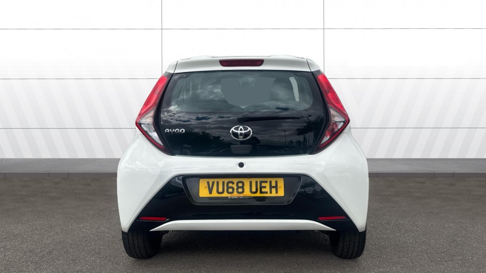 Toyota Aygo 1.0 VVT-i X-Play 5dr Petrol Hatchback - Image 6