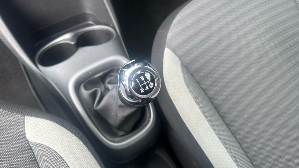 Toyota Aygo 1.0 VVT-i X-Play 5dr Petrol Hatchback - Image 13