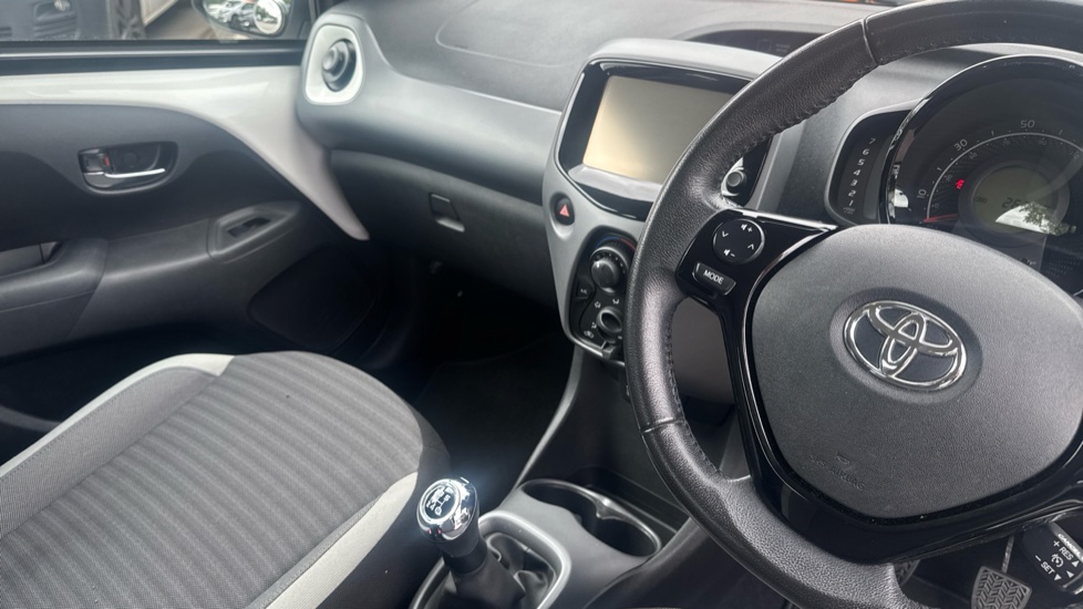 Toyota Aygo 1.0 VVT-i X-Play 5dr Petrol Hatchback - Image 14