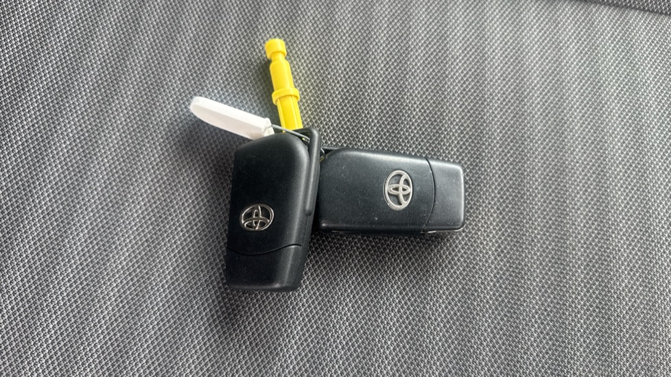 Toyota Aygo 1.0 VVT-i X-Play 5dr Petrol Hatchback - Image 20