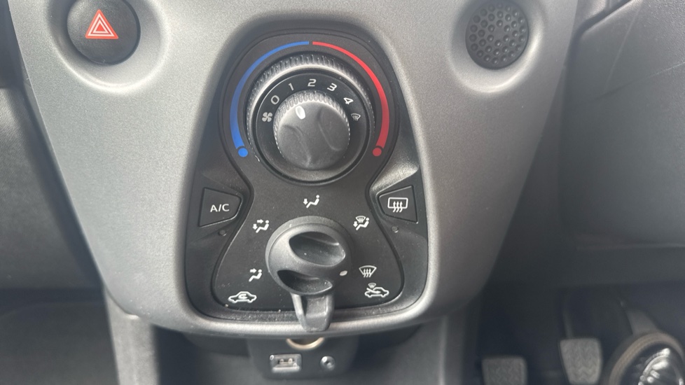 Toyota Aygo 1.0 VVT-i X-Play 5dr Petrol Hatchback - Image 23