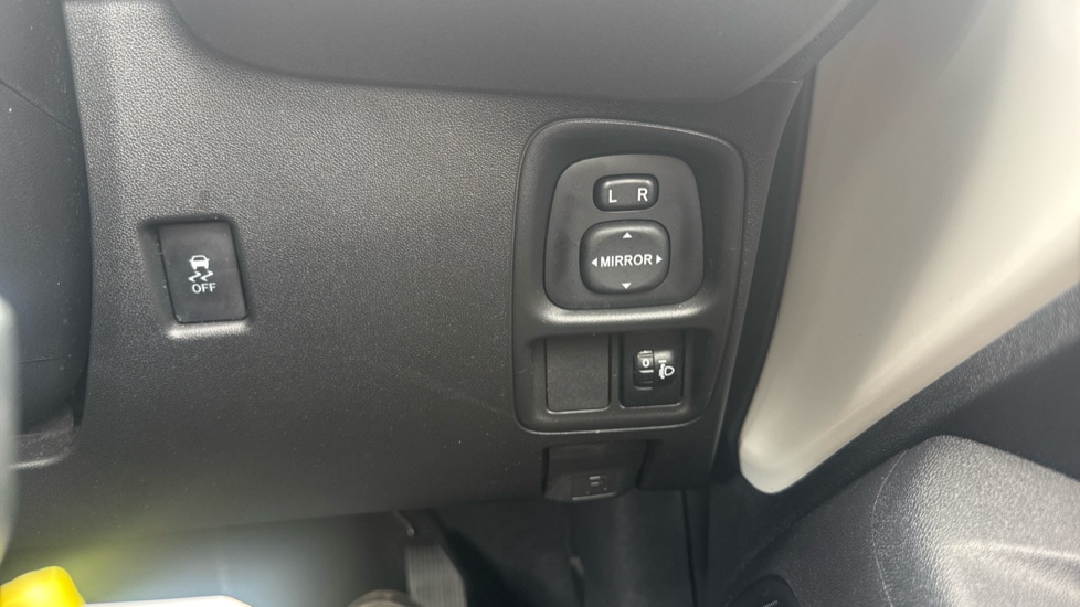 Toyota Aygo 1.0 VVT-i X-Play 5dr Petrol Hatchback - Image 26