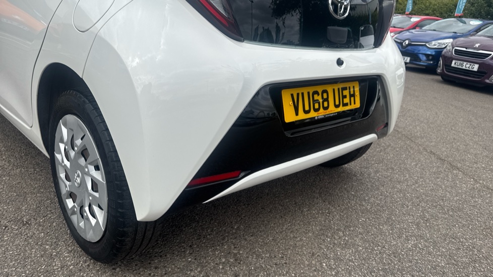Toyota Aygo 1.0 VVT-i X-Play 5dr Petrol Hatchback - Image 28