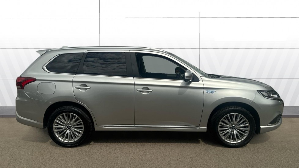 Mitsubishi Outlander 2.4 PHEV Juro 5dr Auto Estate - Image 5