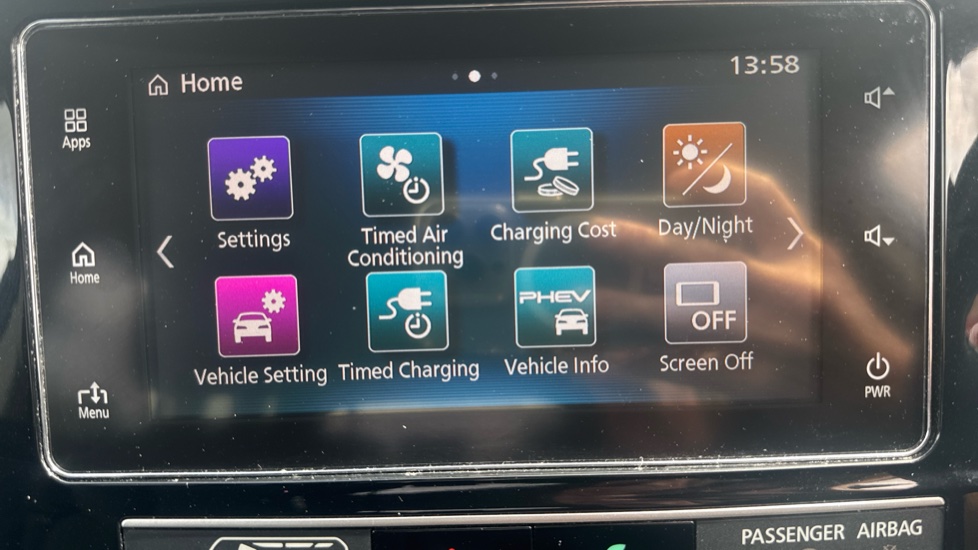 Mitsubishi Outlander 2.4 PHEV Juro 5dr Auto Estate - Image 28