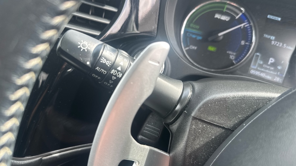 Mitsubishi Outlander 2.4 PHEV Juro 5dr Auto Estate - Image 30