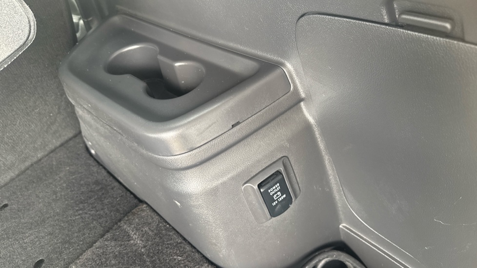 Mitsubishi Outlander 2.4 PHEV Juro 5dr Auto Estate - Image 34
