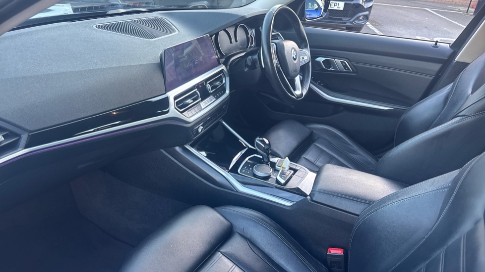 BMW 3 Series 320i Sport 4dr Step Auto Petrol Saloon - Image 9