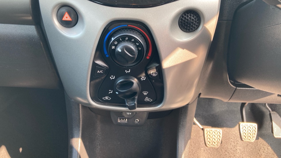 Citroen C1 1.0 VTi Feel 5dr Petrol Hatchback - Image 26