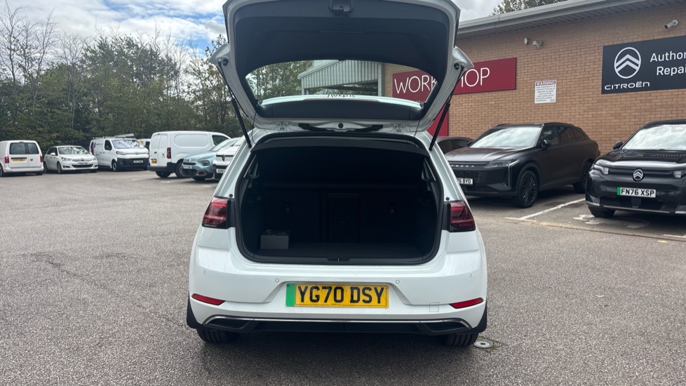 Volkswagen Golf 99kW e-Golf 35kWh 5dr Auto Electric Hatchback - Image 4