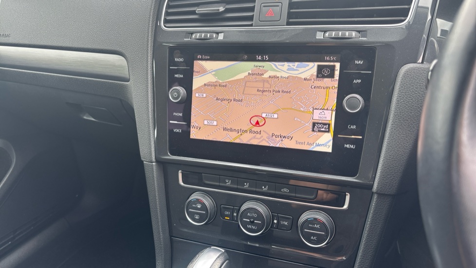 Volkswagen Golf 99kW e-Golf 35kWh 5dr Auto Electric Hatchback - Image 12