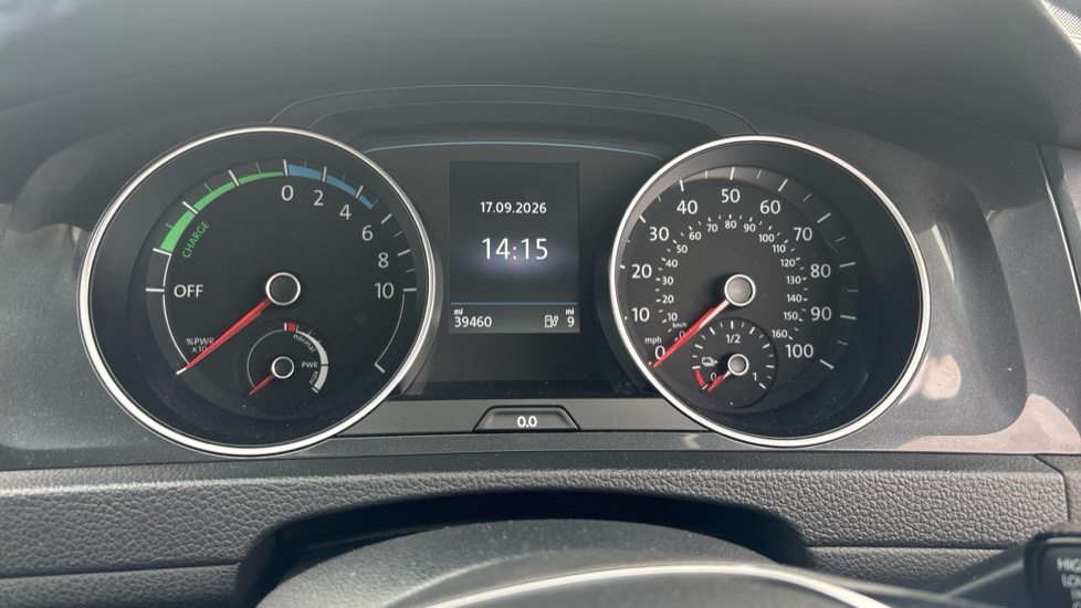 Volkswagen Golf 99kW e-Golf 35kWh 5dr Auto Electric Hatchback - Image 18
