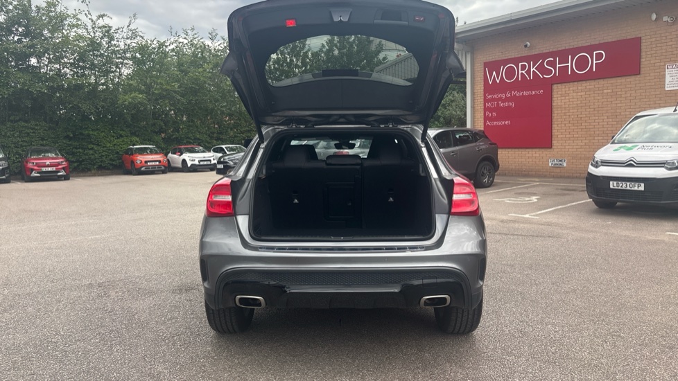 Mercedes-Benz GLA 220d 4Matic AMG Line 5dr Auto [Premium] Diesel Hatchback - Image 4