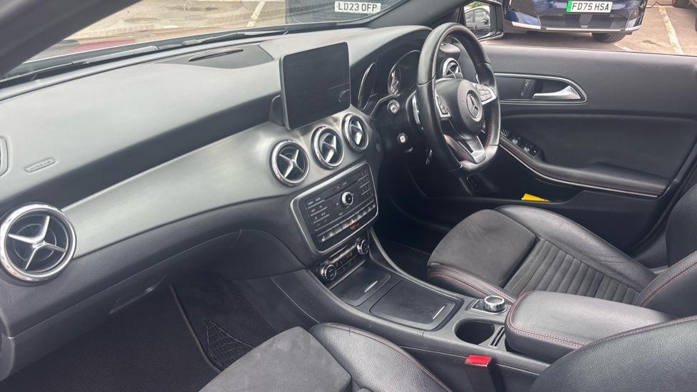 Mercedes-Benz GLA 220d 4Matic AMG Line 5dr Auto [Premium] Diesel Hatchback - Image 9