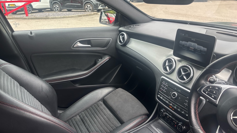 Mercedes-Benz GLA 220d 4Matic AMG Line 5dr Auto [Premium] Diesel Hatchback - Image 14