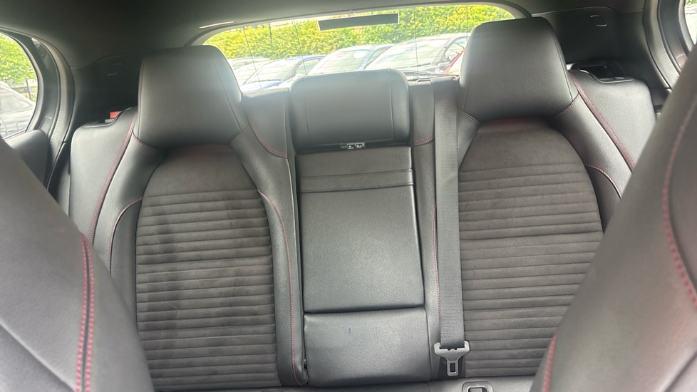 Mercedes-Benz GLA 220d 4Matic AMG Line 5dr Auto [Premium] Diesel Hatchback - Image 15