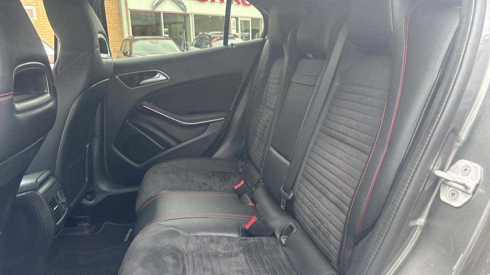 Mercedes-Benz GLA 220d 4Matic AMG Line 5dr Auto [Premium] Diesel Hatchback - Image 16