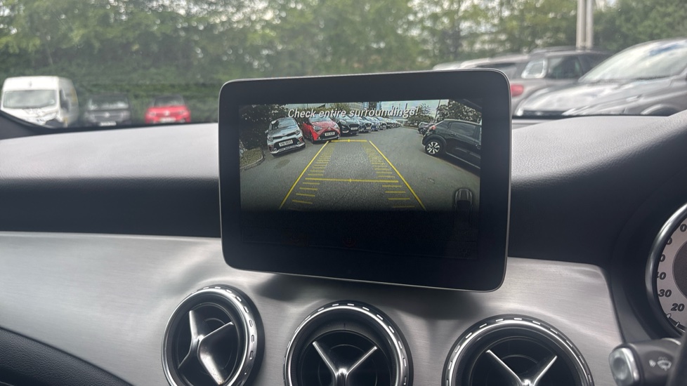 Mercedes-Benz GLA 220d 4Matic AMG Line 5dr Auto [Premium] Diesel Hatchback - Image 22