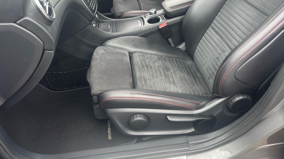 Mercedes-Benz GLA 220d 4Matic AMG Line 5dr Auto [Premium] Diesel Hatchback - Image 25